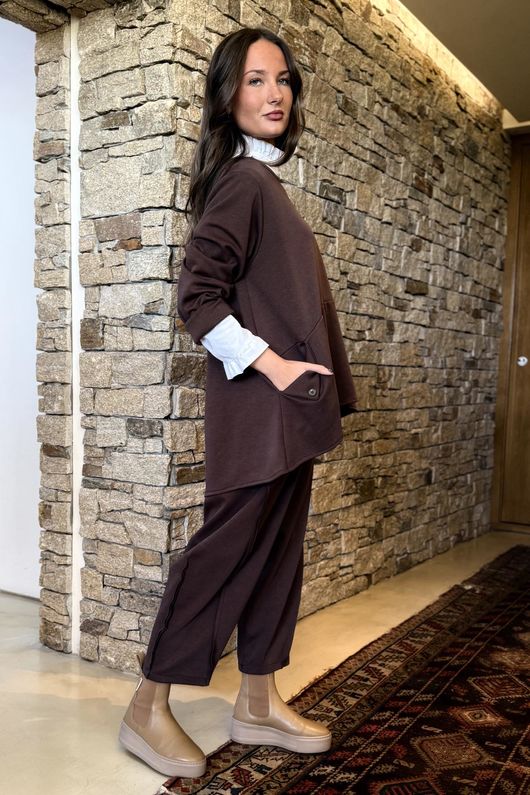 Sola Smart Tech Split Back Peplum Top Chocolate /15=